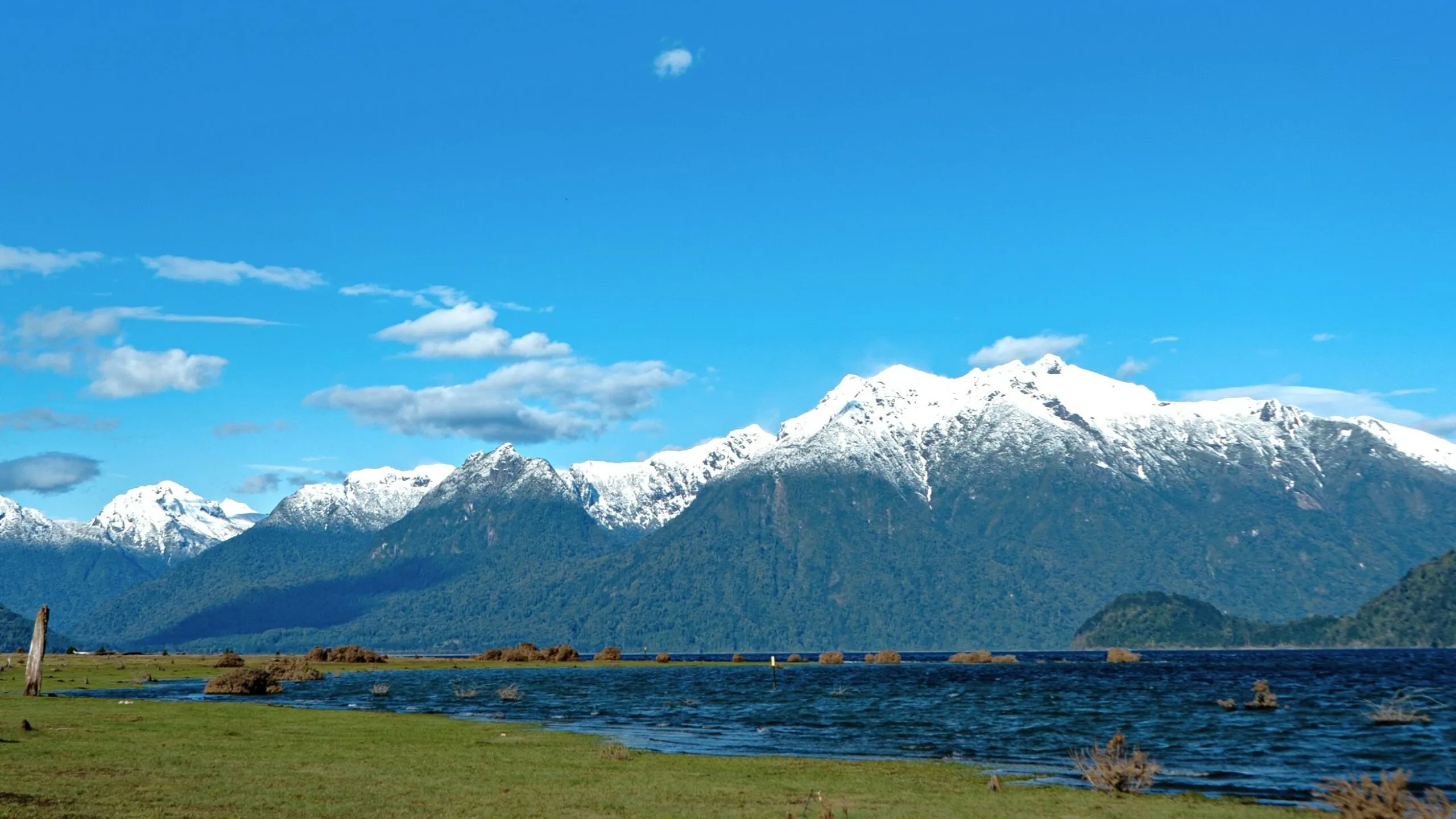 Lago Chapo glaciar volcán Calbuco Puerto Montt Patagonia